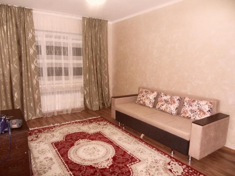 Сдам квартиру в районе (Жетысуйский): 2 комнатная квартира посуточно на Толе би 143 - снять квартиру на Nedvizhimostpro.kz