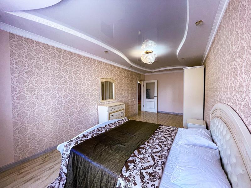 Сдам квартиру в районе (ул. Иманова): 3 комнатная квартира посуточно на Туран 22 - снять квартиру на Nedvizhimostpro.kz
