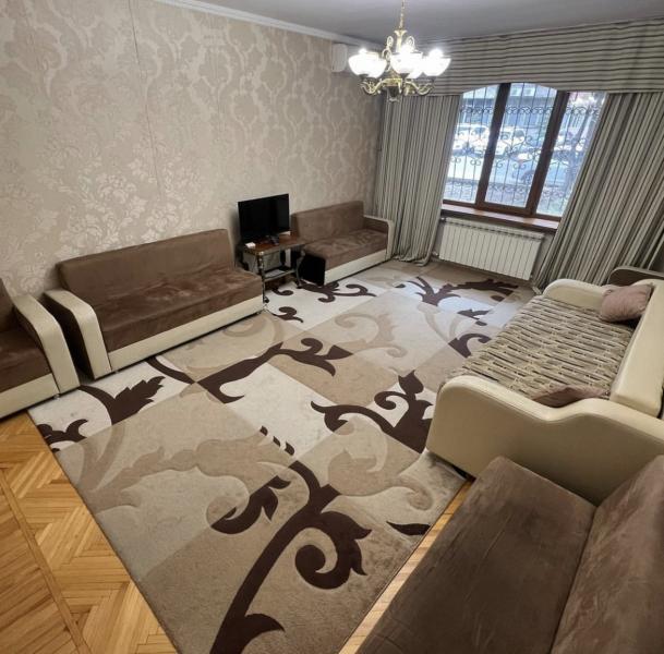 Сдам квартиру в районе (Алматинcкий): 2 комнатная квартира посуточно на Туркестан 32 - снять квартиру на Nedvizhimostpro.kz